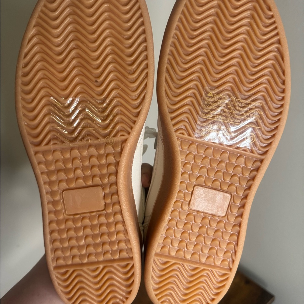 Top MODA Cream and Tan Women's Sneakers NWOT - Picture 5 of 6